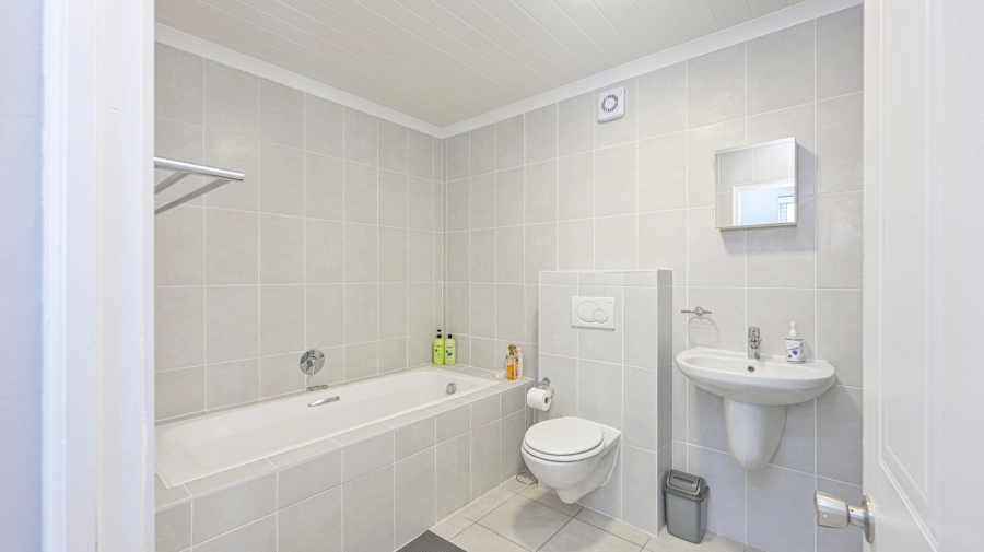 3 Bedroom Property for Sale in Struisbaai Western Cape